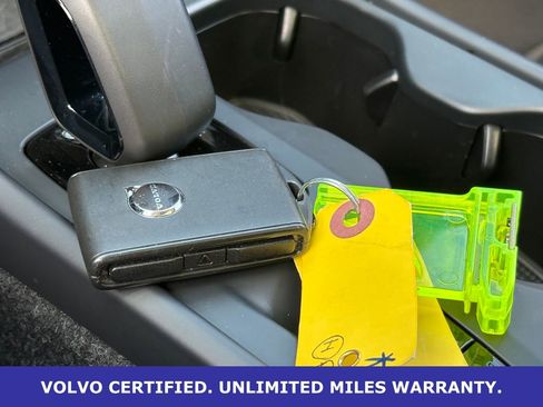 Certified 2025 Volvo XC40 B5 Core image 38