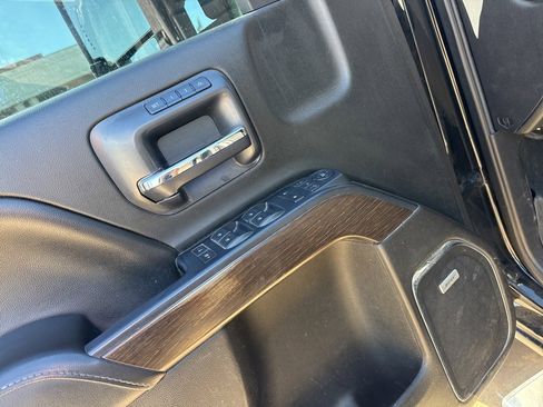 Used 2017 GMC Sierra 2500 Denali w/ Duramax Plus Package image 11