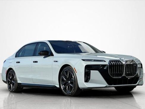 Used 2024 BMW i7 M70 image 7