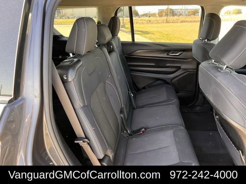 Used 2023 Jeep Grand Cherokee L Laredo image 28
