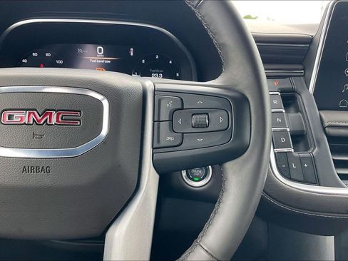Used 2024 GMC Yukon XL SLT w/ SLT Luxury Package AWD/4WD image 11