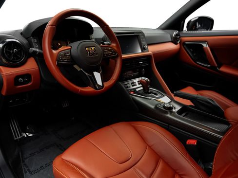 Used 2021 Nissan GT-R Premium AWD/4WD image 31