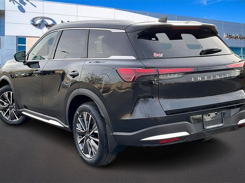 New 2026 INFINITI QX60 Luxe image 3