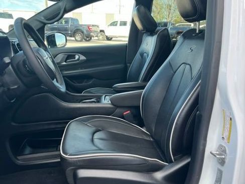 Used 2026 Chrysler Pacifica Limited w/ S Appearance Package FWD image 26