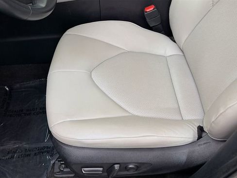 Used 2024 Toyota Grand Highlander FWD image 19