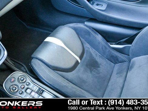 Used 2018 McLaren 570S image 23