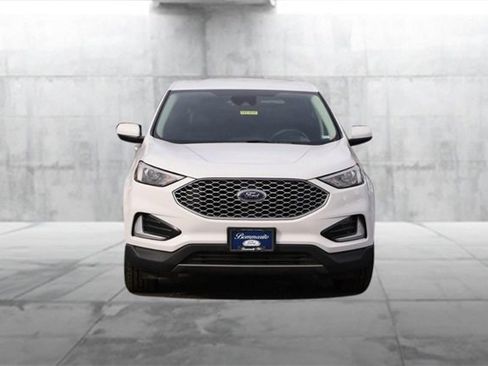 Used 2024 Ford Edge SEL image 4