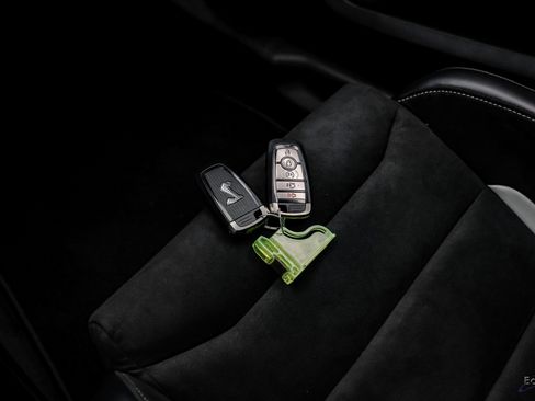 Used 2021 Ford Mustang Shelby GT500 w/ Carbon Fiber Track Pack image 99