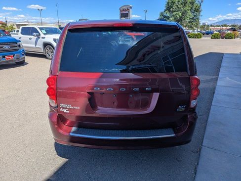 Used 2019 Dodge Grand Caravan SXT FWD image 4