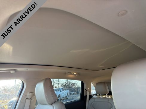 Used 2021 Lincoln Nautilus Reserve image 11