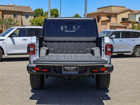 Used 2024 Jeep Gladiator Rubicon w/ Convenience Group image 6