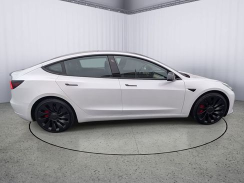 Used 2022 Tesla Model 3 Performance image 2