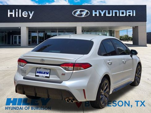 Used 2026 Toyota Corolla SE FWD image 4
