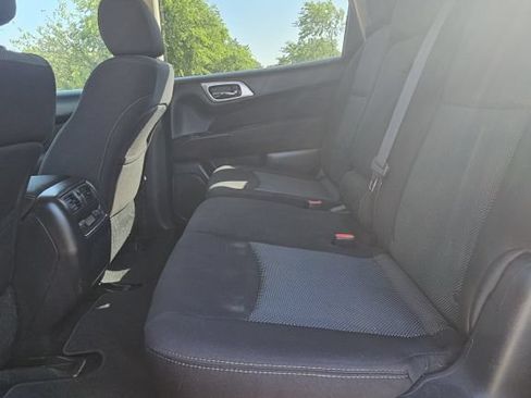 Used 2017 Nissan Pathfinder S FWD image 6