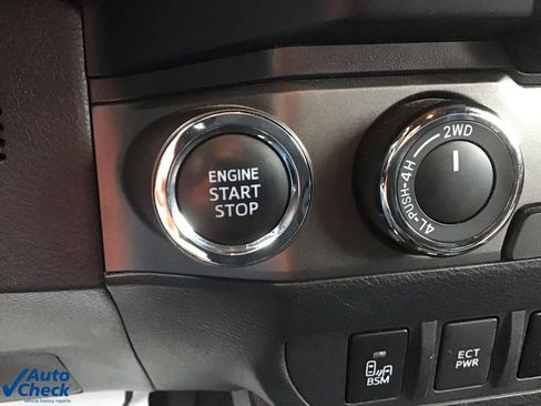 Used 2023 Toyota Tacoma TRD Off-Road image 34