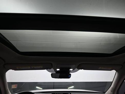 Used 2024 Honda Pilot Elite image 16