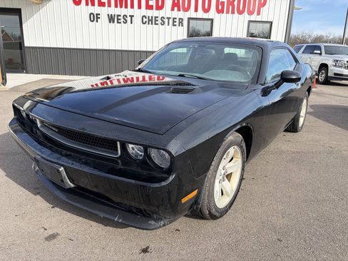 Used 2012 Dodge Challenger SXT w/ Sound Group RWD image 2