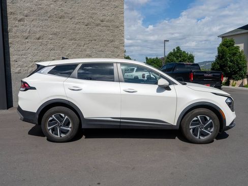 Used 2023 Kia Sportage LX AWD/4WD image 8