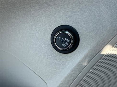 Used 2021 Buick Envision Preferred FWD image 17