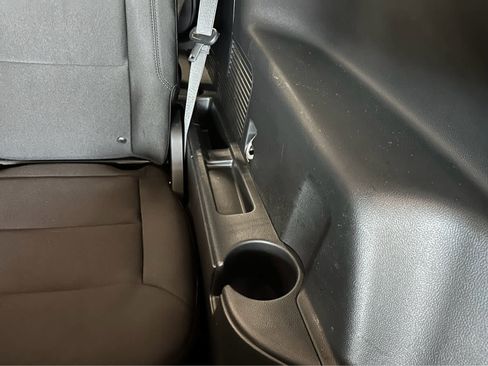 Used 2023 Ford Explorer XLT image 41