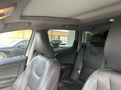Used 2017 Volvo XC60 T5 Inscription w/ Advanced Package AWD/4WD image 14