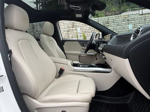 Used 2022 Mercedes-Benz GLA 250 4MATIC image 29