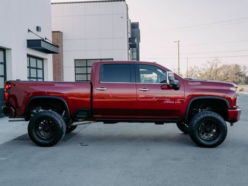 Used 2021 Chevrolet Silverado 3500 High Country w/ Z71 Off-Road Package image 4