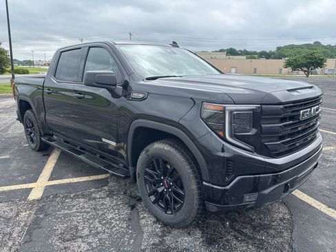 Used 2023 GMC Sierra 1500 Elevation w/ X31 Off-Road Package AWD/4WD image 3