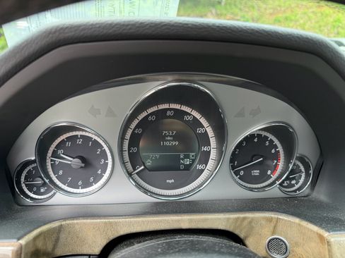 Used 2010 Mercedes-Benz E 350 Luxury image 17