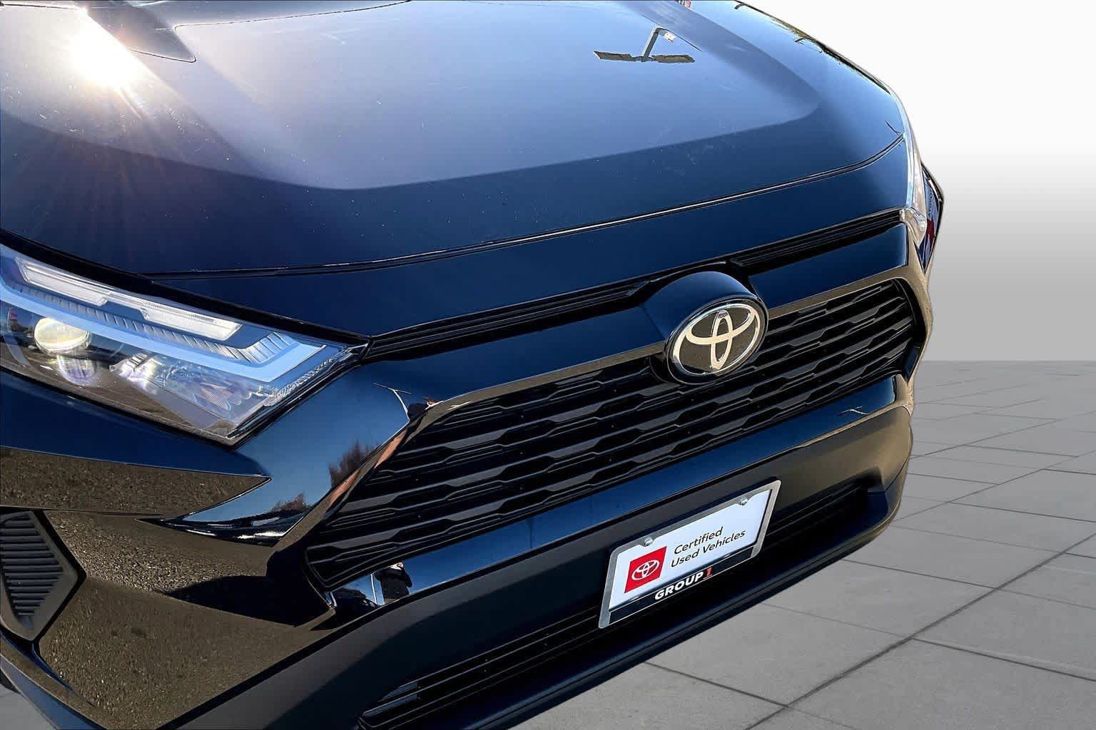 Certified 2025 Toyota RAV4 LE AWD/4WD image 29