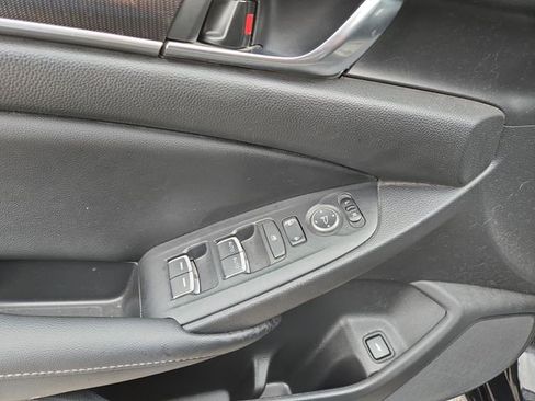 Used 2022 Honda Accord Sport image 18