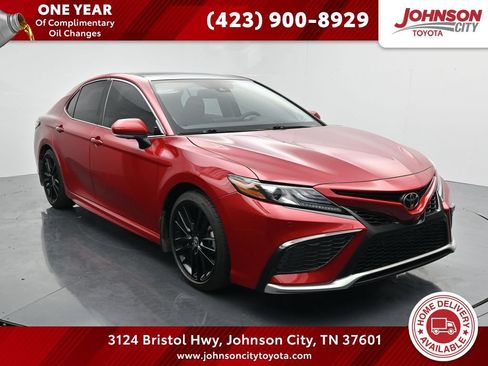 Used 2022 Toyota Camry XSE w/ Navigation Package FWD image 1