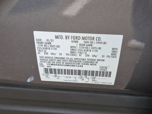 Used 2021 Ford Explorer XLT w/ Equipment Group 202A AWD/4WD image 35