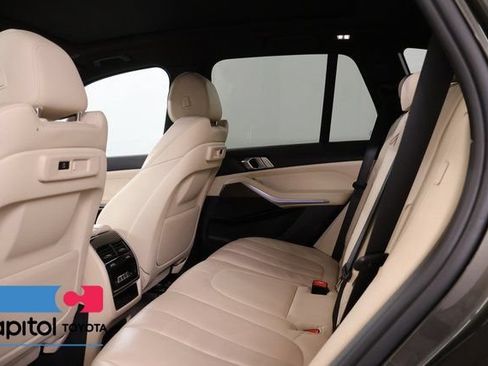 Used 2022 BMW X5 xDrive40i w/ M Sport Package AWD/4WD image 32