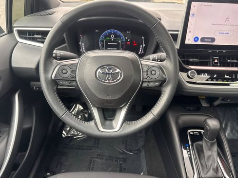 Certified 2025 Toyota Corolla SE image 18