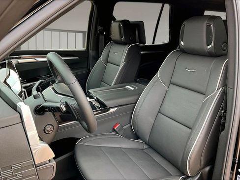 New 2026 Cadillac Escalade Luxury w/ Touring Package AWD/4WD image 9