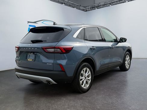 Used 2024 Ford Escape Active AWD/4WD image 3