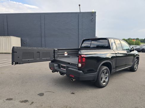 Used 2023 Honda Ridgeline RTL-E image 11