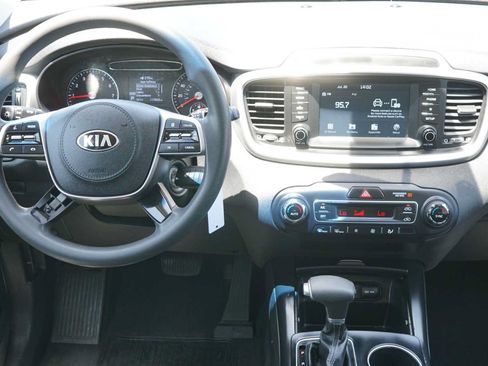 Used 2019 Kia Sorento AWD V6 image 22