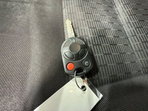 Used 2011 Ford Fusion SE image 28