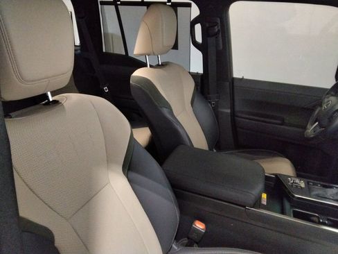 Used 2024 Lexus GX 550 image 47