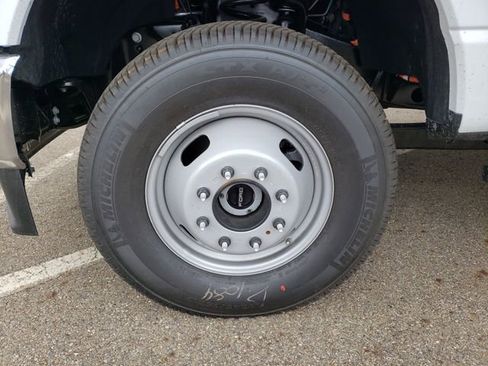 New 2026 Ford F350 XL w/ XL Chrome Package AWD/4WD image 25