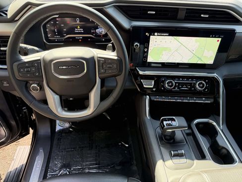 Used 2024 GMC Sierra 1500 Denali w/ Denali Reserve Package AWD/4WD image 8
