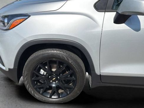 Used 2022 Chevrolet Trax LT w/ Sport Edition AWD/4WD image 32