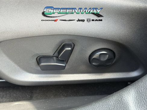 Used 2021 Jeep Compass Latitude AWD/4WD image 19