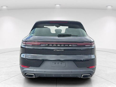 Used 2024 Porsche Cayenne image 5