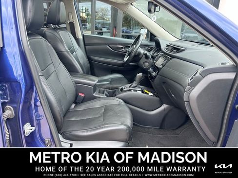 Used 2017 Nissan Rogue SL w/ SL Premium Package image 43