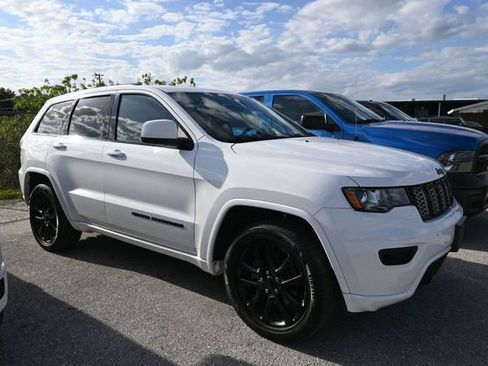 Used 2019 Jeep Grand Cherokee Altitude AWD/4WD image 20