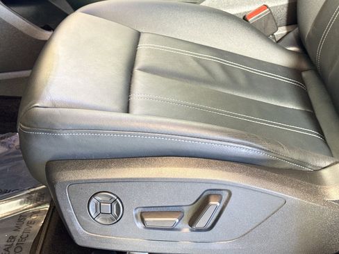 Used 2023 Audi Q4 e-tron Premium Plus w/ Premium Plus RWD image 17