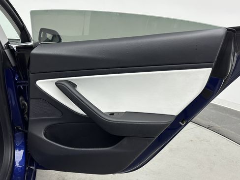 Used 2020 Tesla Model 3 Standard Range Plus image 30